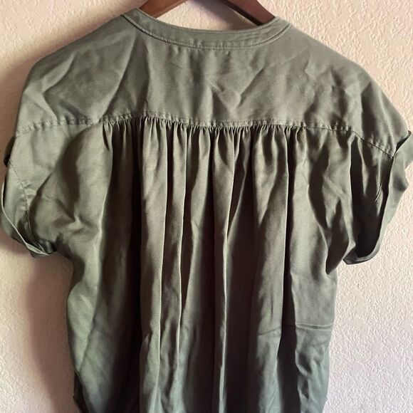 Lou & Grey Relaxed Fit Shortsleeve Buttondown - Army Green - Picture 4 of 9